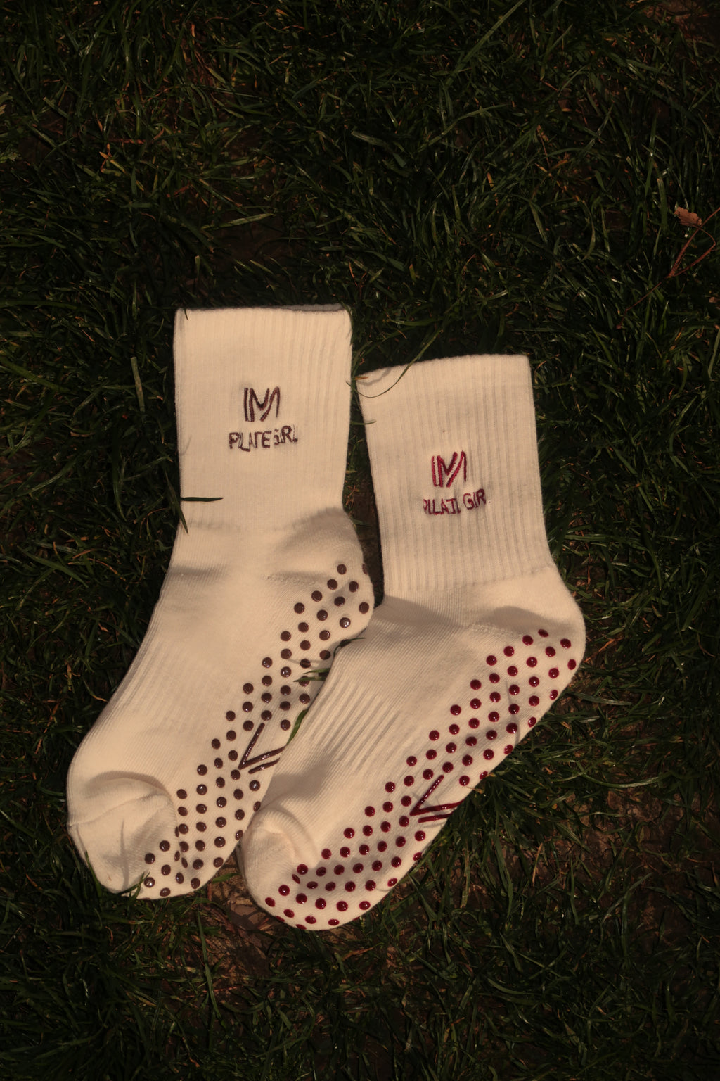 IMA Pilates Socks – Grip & Sculpt