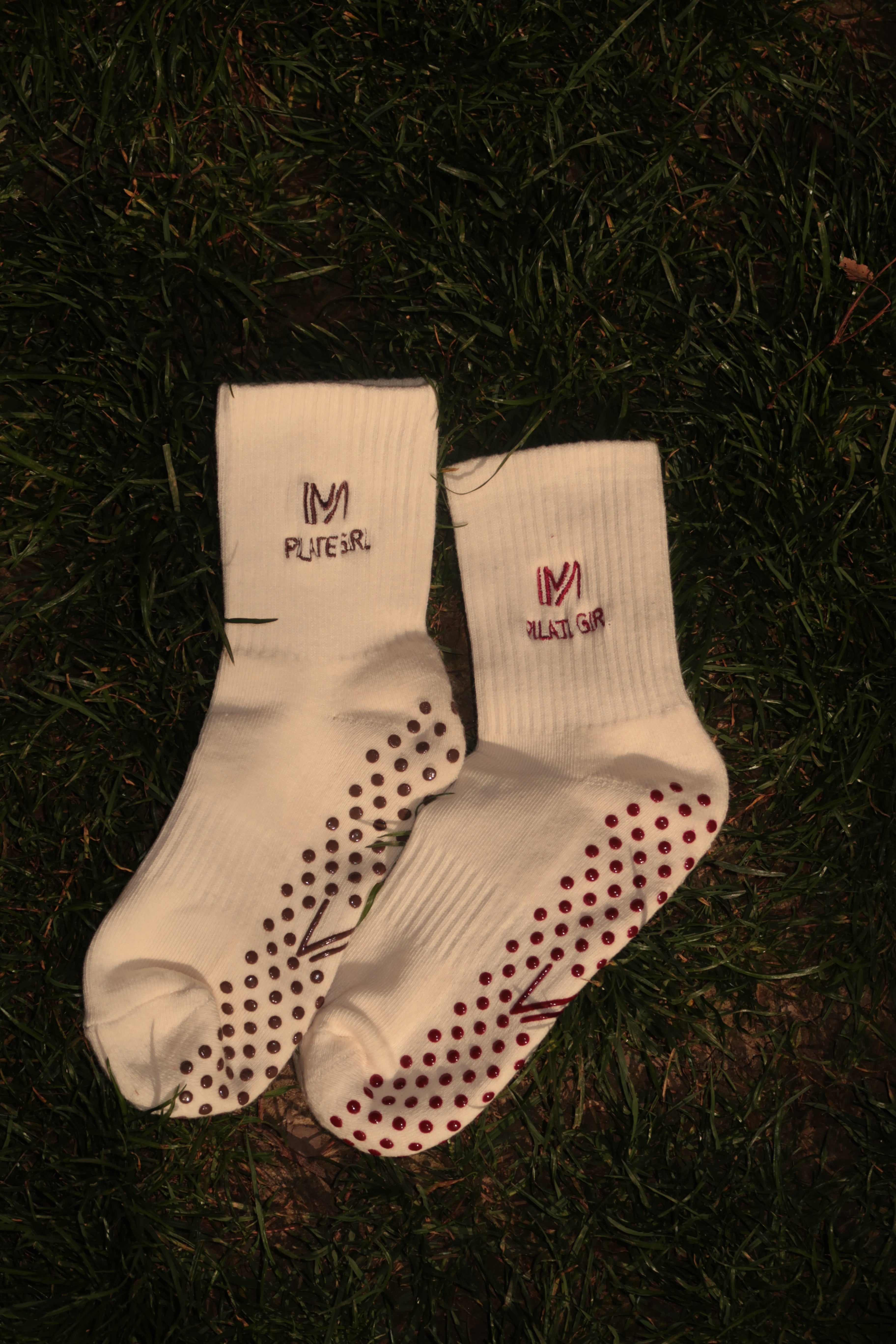 IMA Pilates Socks – Grip & Sculpt